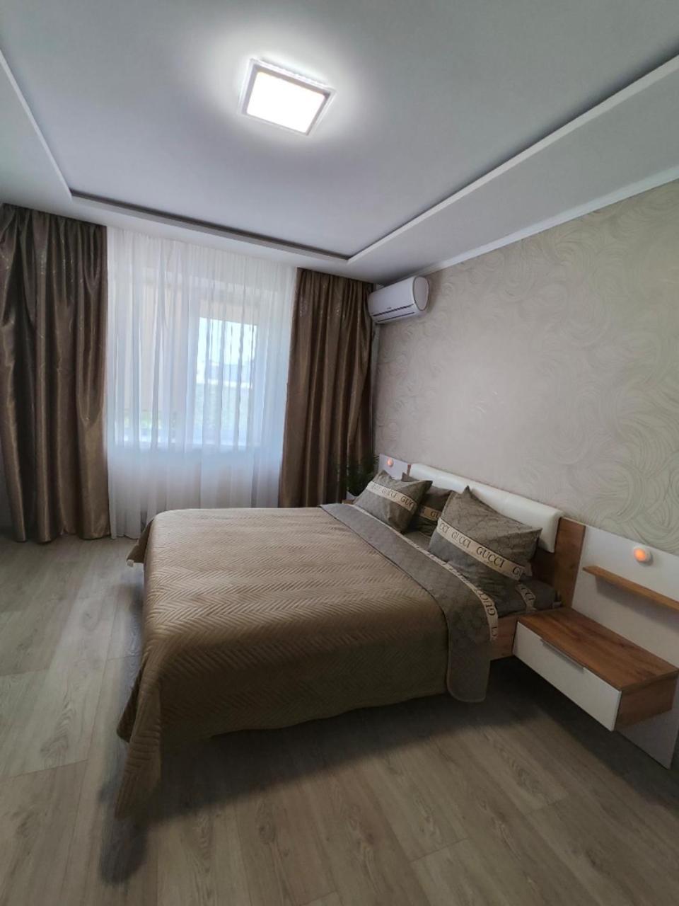 Ferienwohnung Zlata De Luxe Iwano-Frankiwsk Exterior foto