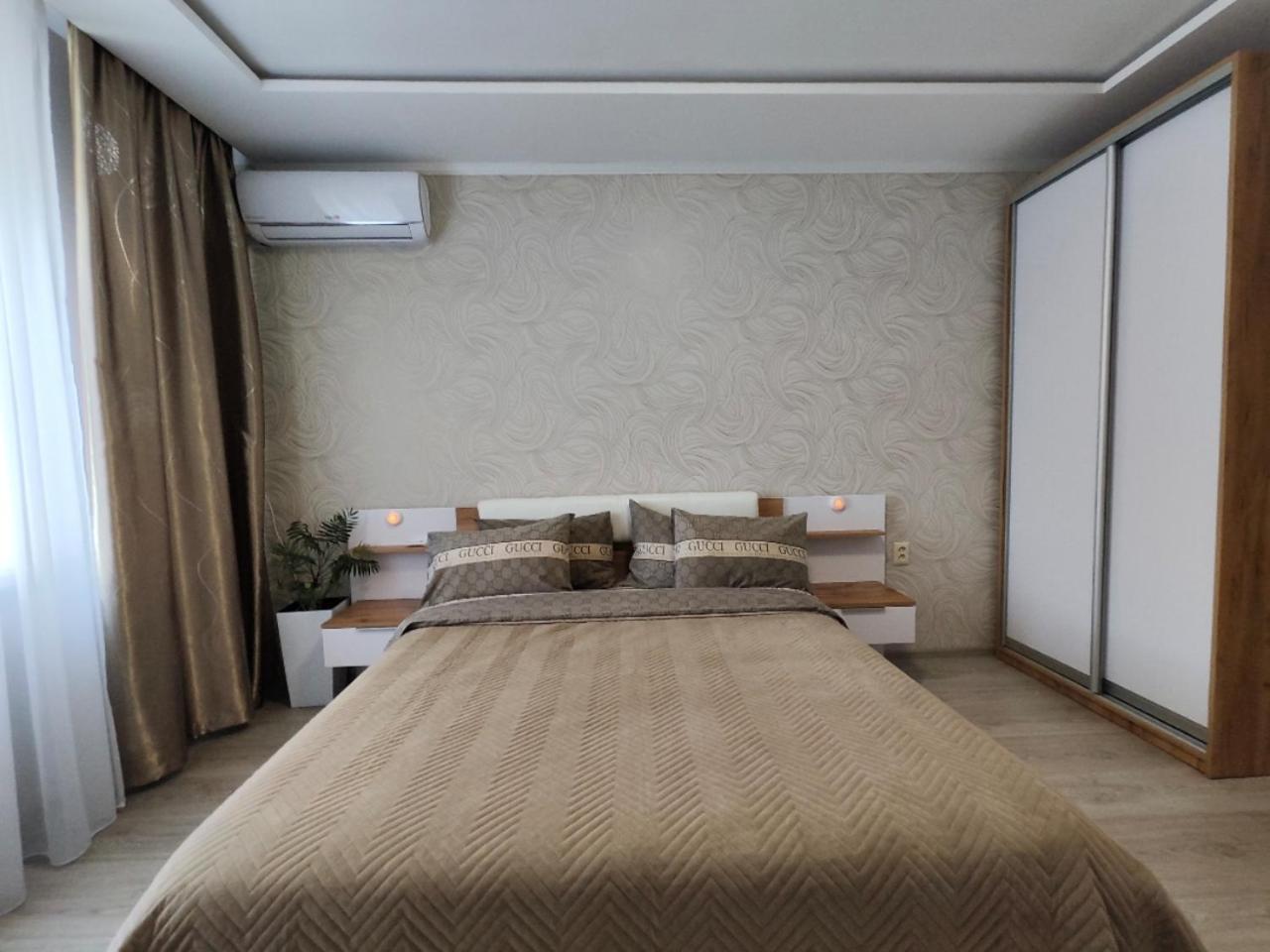 Ferienwohnung Zlata De Luxe Iwano-Frankiwsk Exterior foto